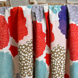 9.1 oz Bloom Scatter Linen Blend Canvas - Red/Gold