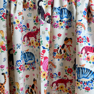7oz Flower Garden Cats Oxford Cotton